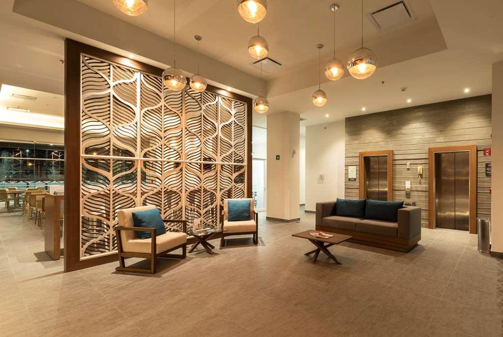 Microtel Inn & Suites By Wyndham Ирапуато Интерьер фото