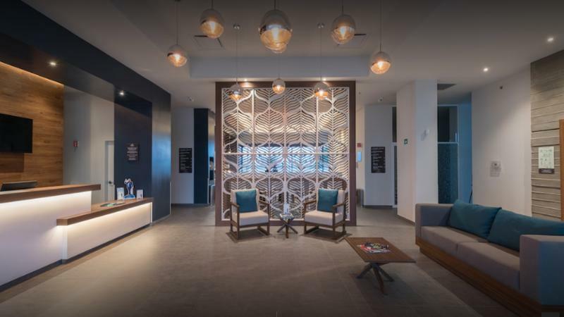 Microtel Inn & Suites By Wyndham Ирапуато Экстерьер фото